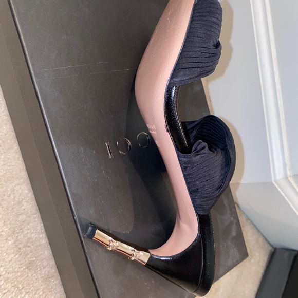 Gucci Black gold Inlaid Heel Sandals, size 9B. - Picture 3 of 4